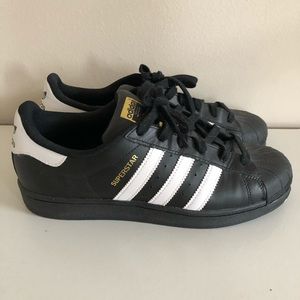 🖤SOLD ON MERCARI🖤Black adidas superstars